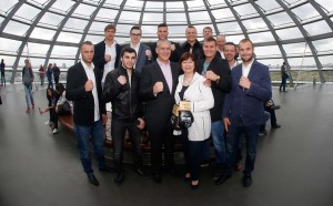 „Team Deutschland“ von SES Boxing besuchten gestern auf Einladung das Parlament und die Bundestagsabgeordnete Marina Kermer (Sachsen-Anhalt)