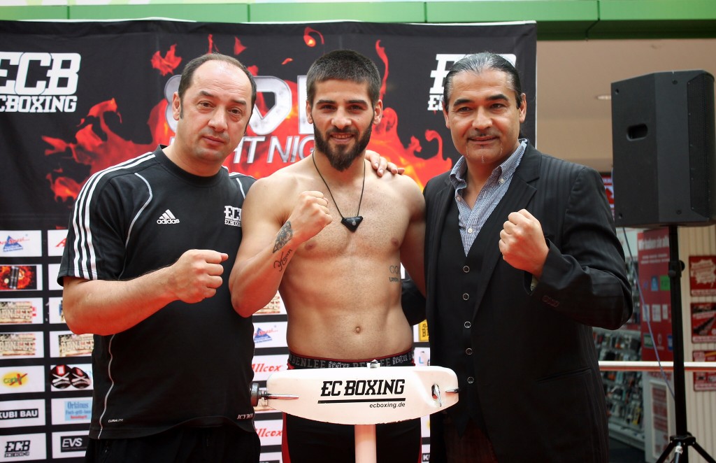 Bülent Baser, Fatih Keles und Erol Ceylan / Foto: EC Boxing