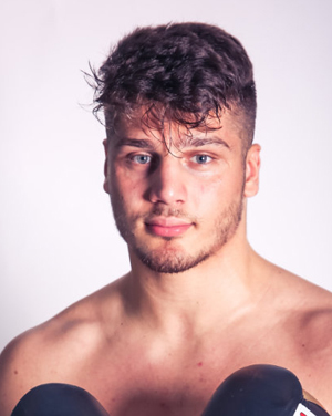 Auch Schwergewichtler Albon Pervizaj aus Hamburg zählt mit Leon Bunn zu den künftigen Hauptkämpfern im Ream Sauerland.